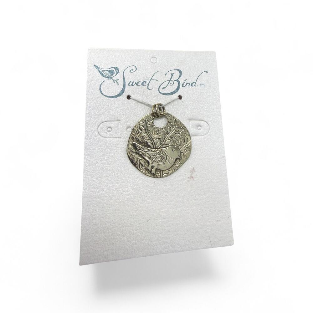 Sweet Bird Silver Bird Circle Pendant for Necklace No Chain White Metal Alloy - Picture 4 of 5